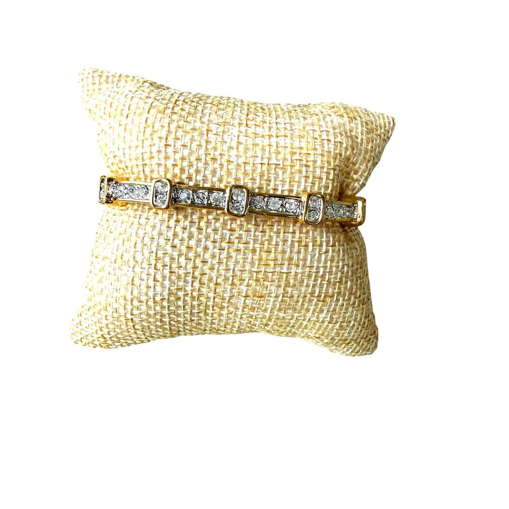 LAUREN G ADAMS HINGED BANGLE BRACELET 18k
Gold Plated, Swarovski Crystals B-1020